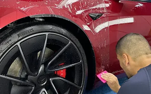 Protégez votre voiture un film PPF ou protection céramique professionnelle. SC Detailing Toulon : brillance, résistance et durabilité dans le Var (83).